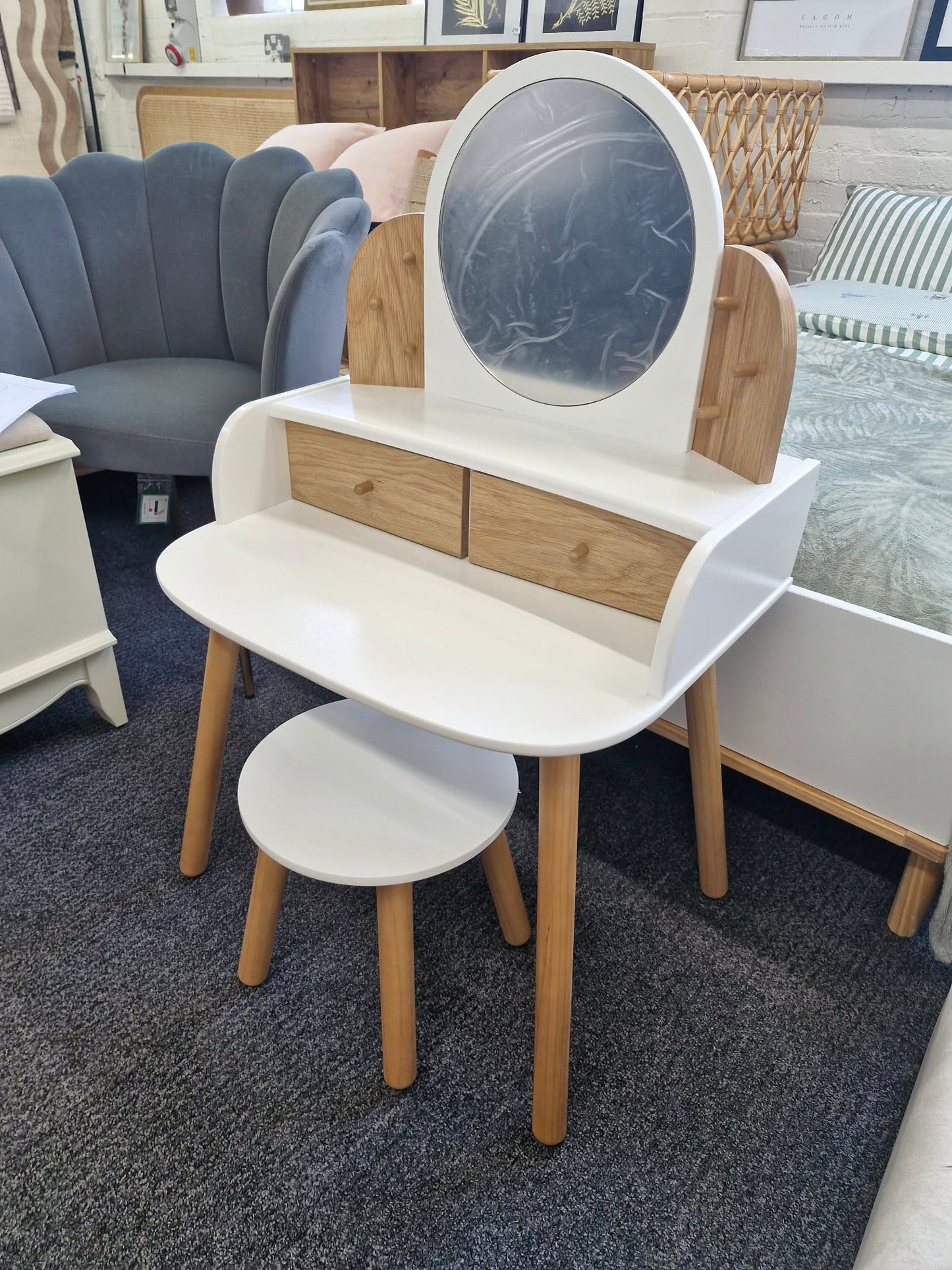 Kids Child Dressing Table & Stool / White and Wood