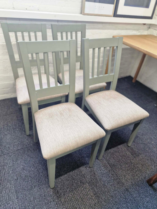 Set of 4 Dining Chairs/ Sage Green and Beige / Creame / Spinddle Back