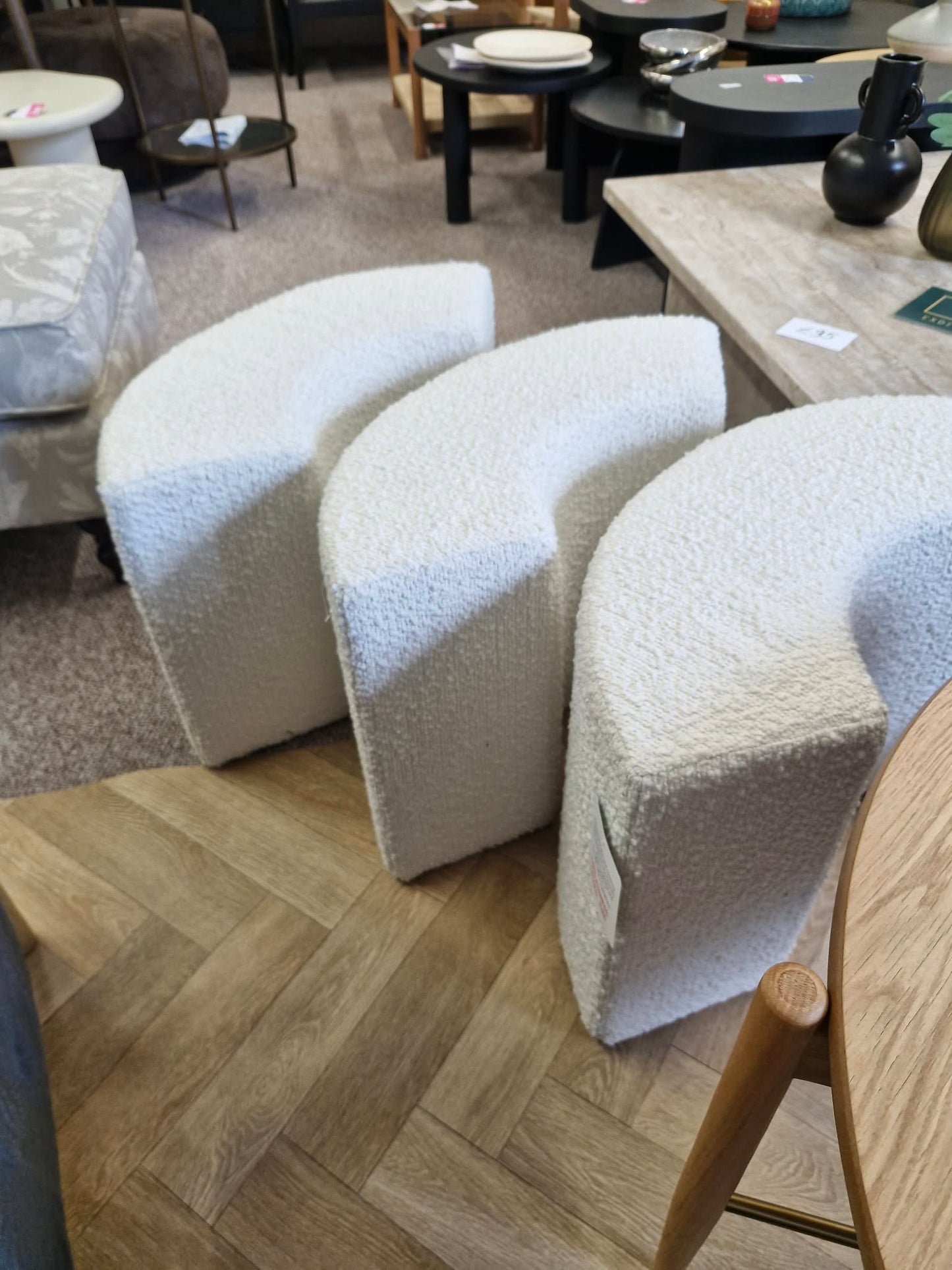 Coffee Table with 3 white boucle stool
