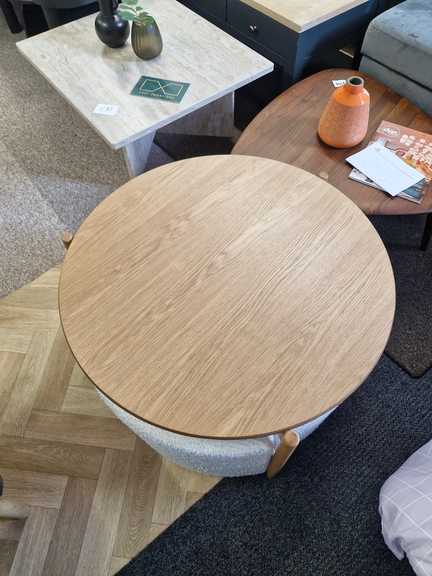 Coffee Table with 3 white boucle stool