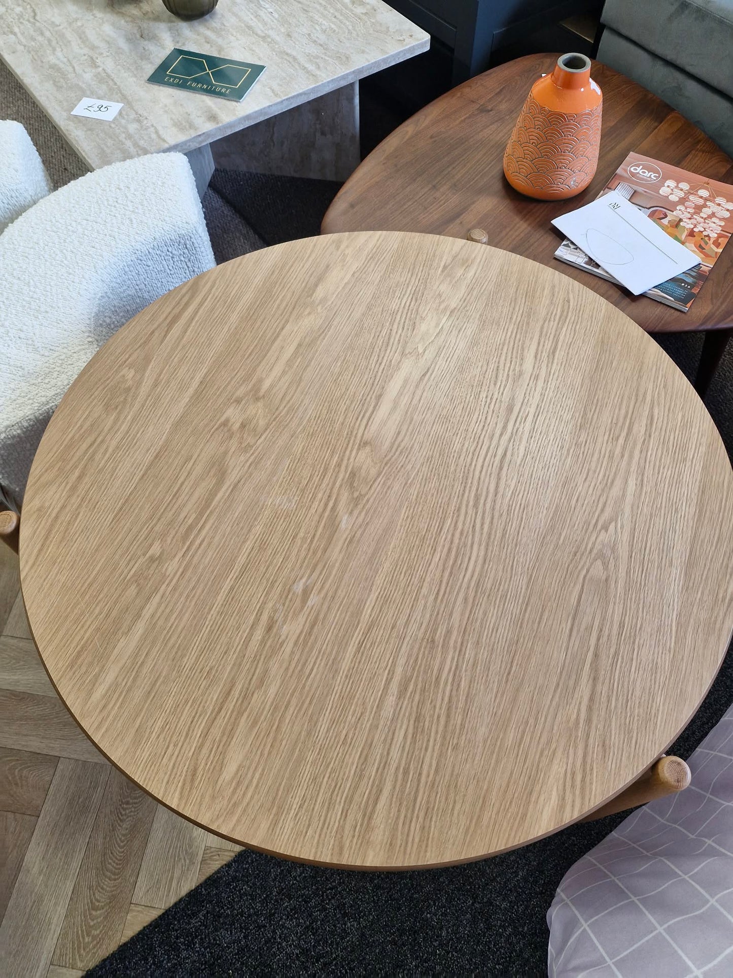 Coffee Table with 3 white boucle stool