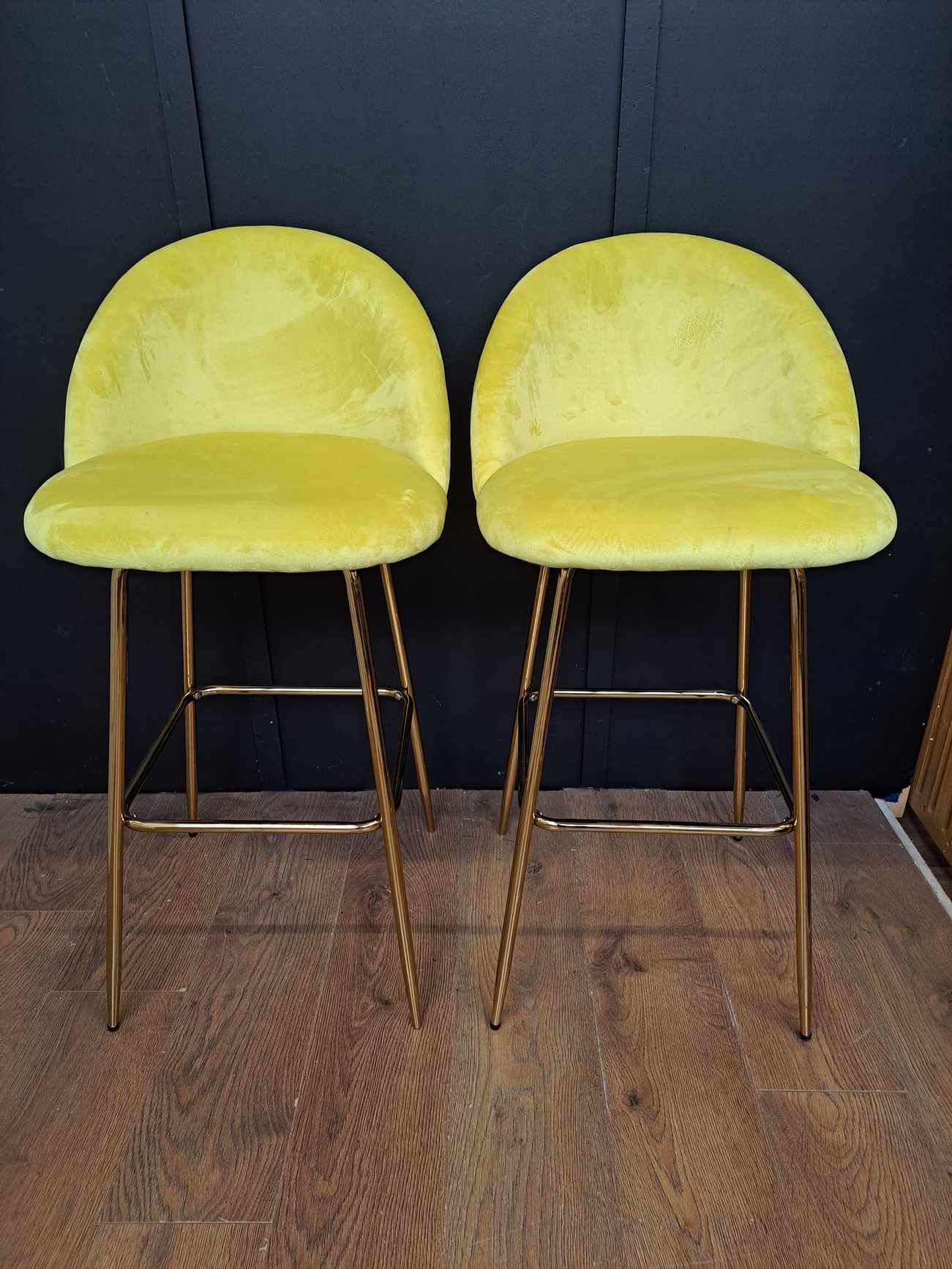 Bar Stools Yellow Velvet and Gold / Set of 2