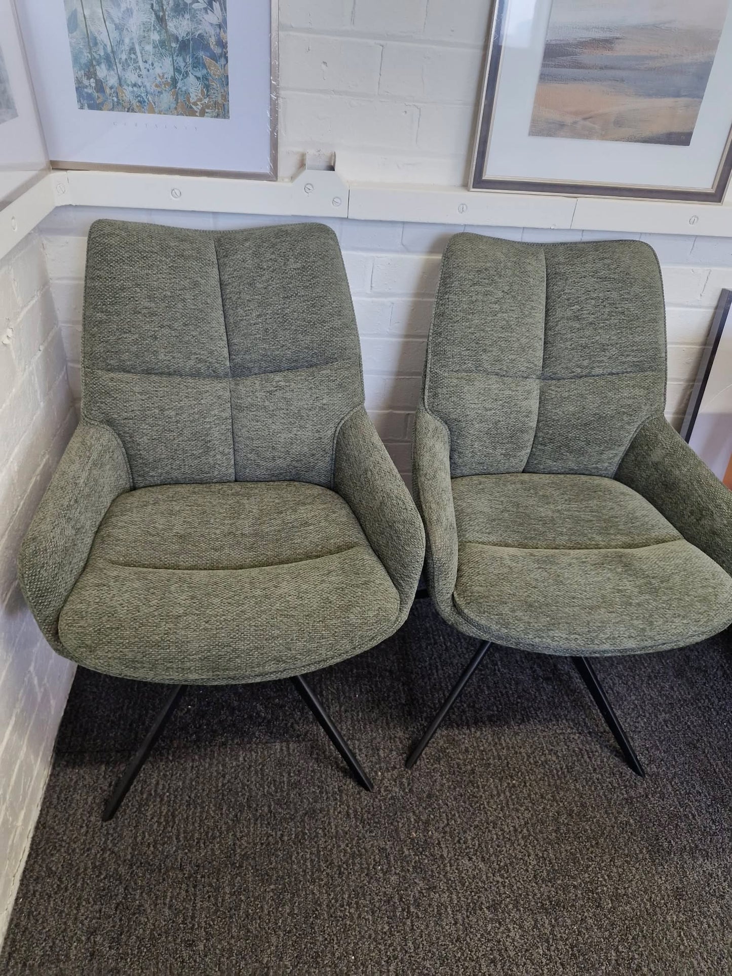 Set of 4 swivel dining chairs / Forest Green and black metal