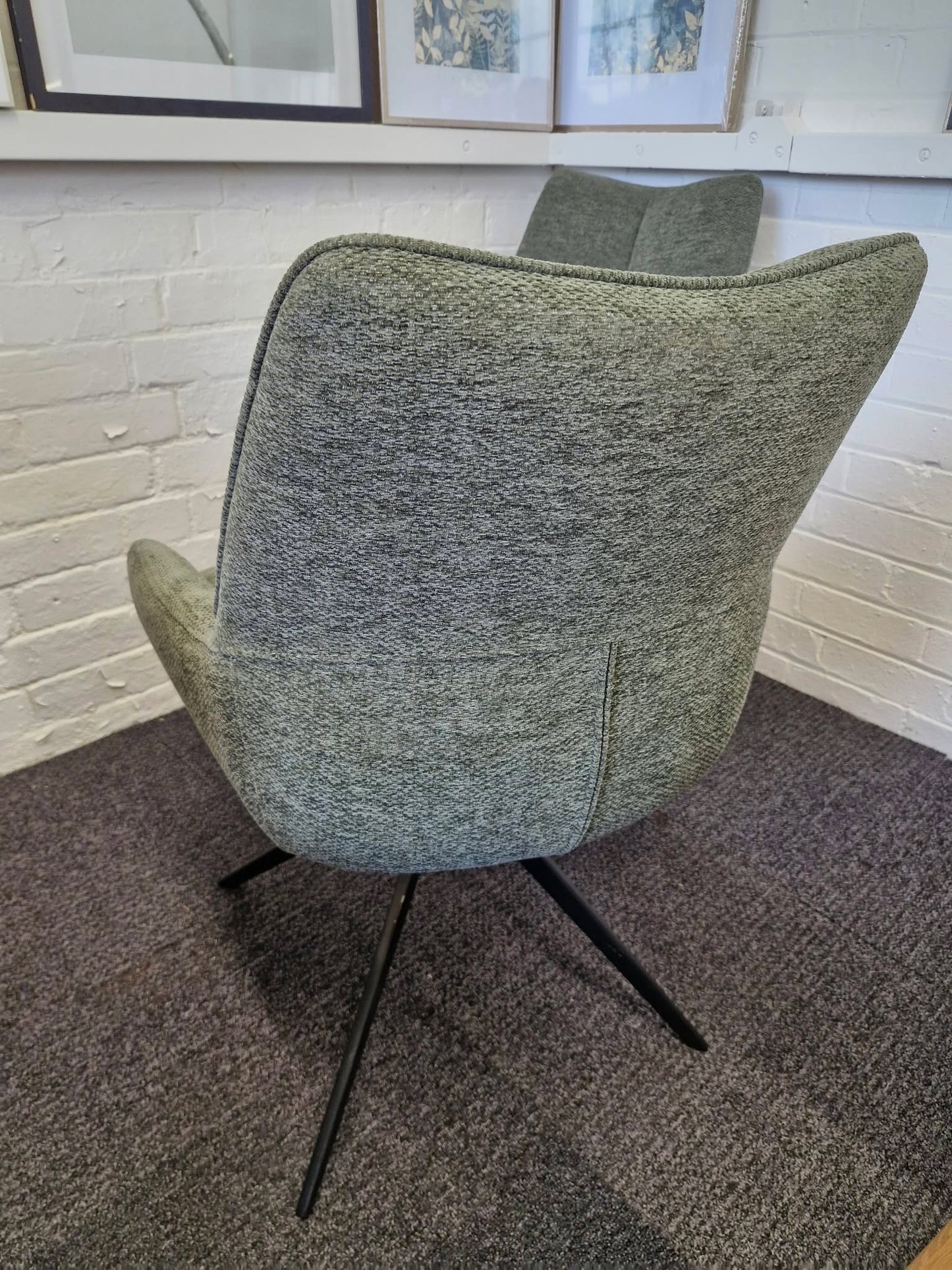 Set of 4 swivel dining chairs / Forest Green and black metal