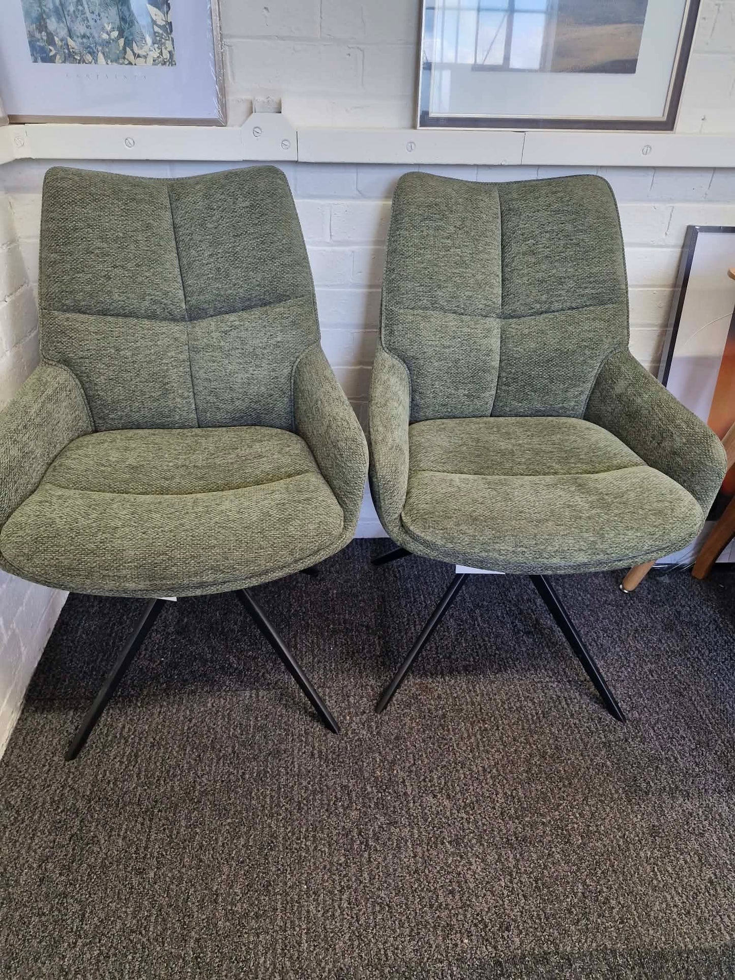 Set of 4 swivel dining chairs / Forest Green and black metal