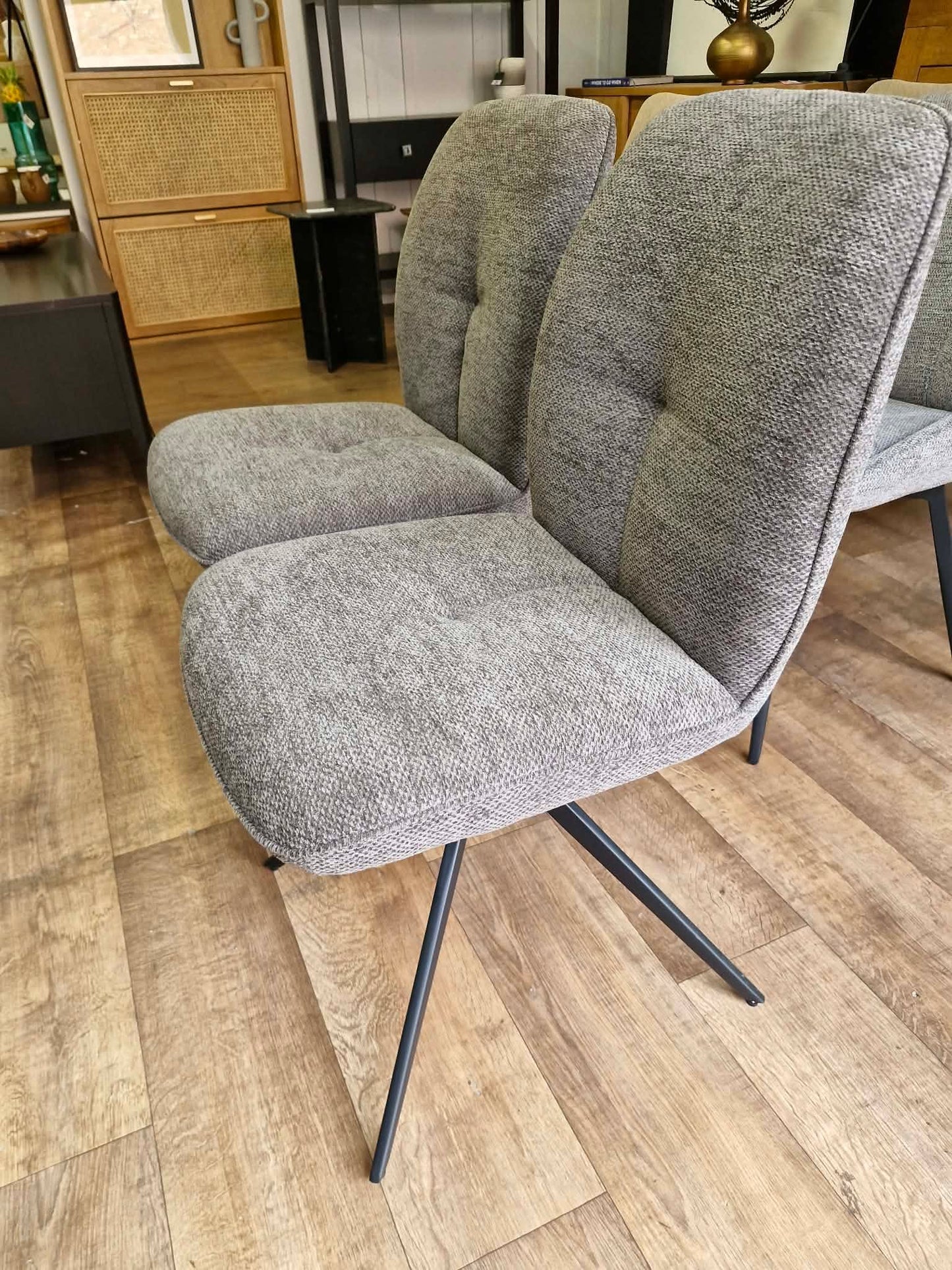 Grey Pebble Swivel Dining Chair / Set of 2
