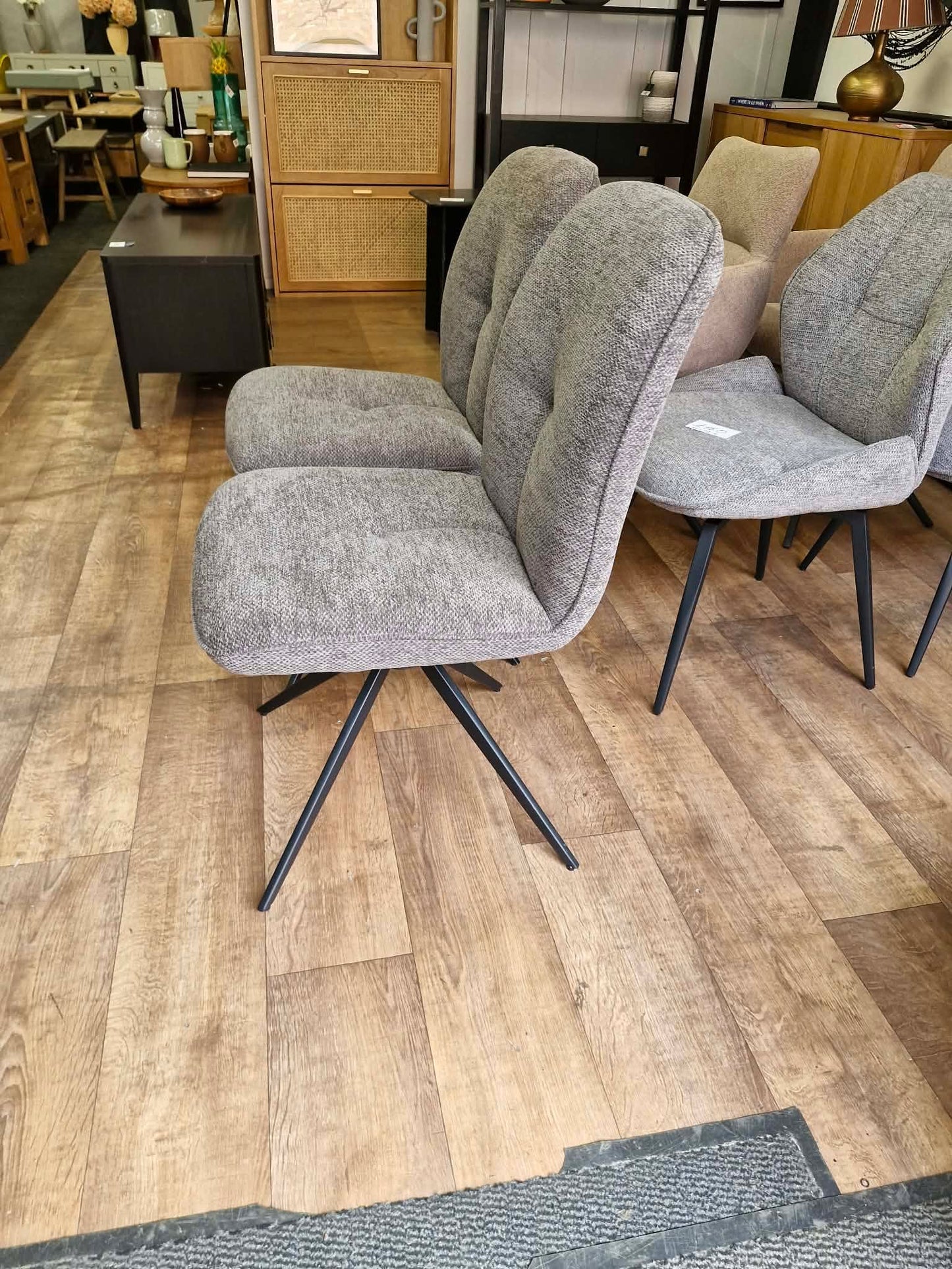 Grey Pebble Swivel Dining Chair / Set of 2