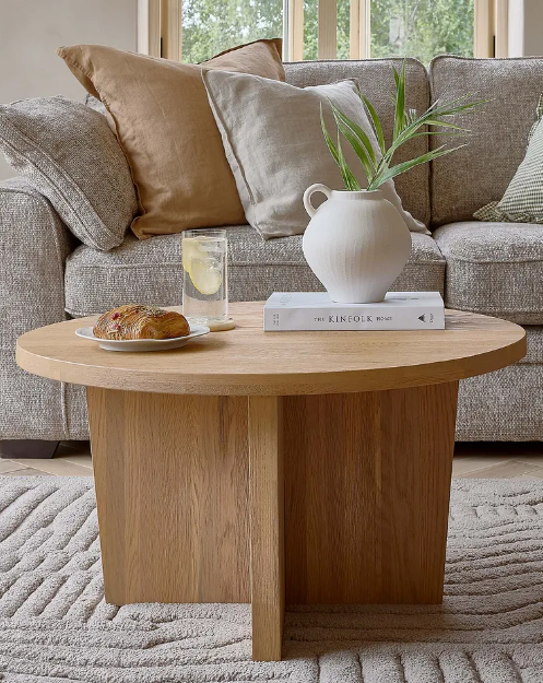Round Solid Wood Coffee Table / Oak Furnitureland Highworth