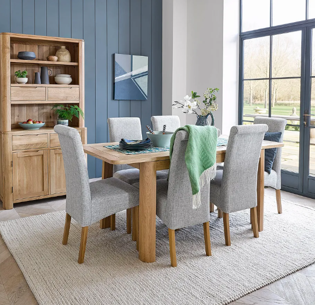 Extending Dining Table / Solid Oak 6-8 seater / OAK FURNITURELAND Romsey