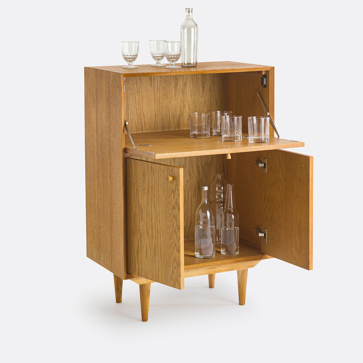 Vintage Style Drink Bar Cabinet / Quilda