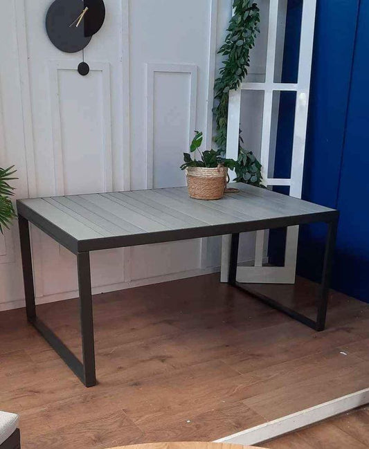 Garden dining table  |  Outdoor furniture